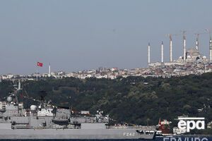 Наряду с судоходством было заблокировано автомобильное движение по мосту через пролив Босфор