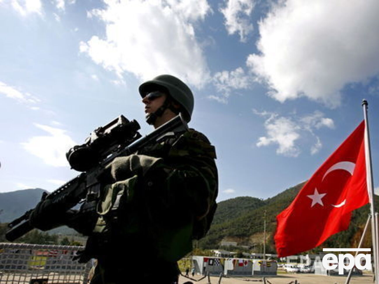 По мнению волонтера Касьянова, военный переворот в Турции был слишком театральным