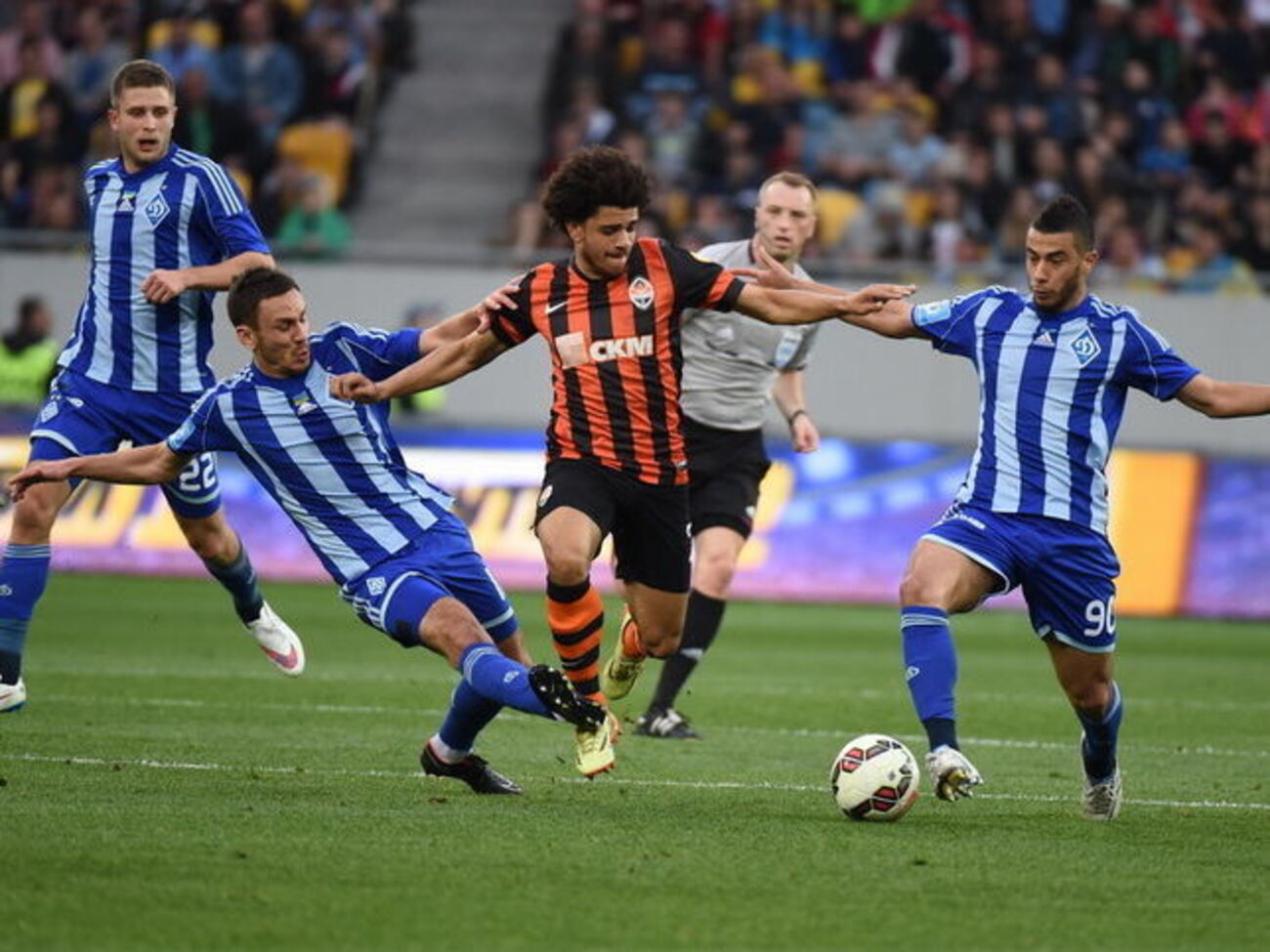 "Шахтер" выиграл у "Динамо" три последних матча