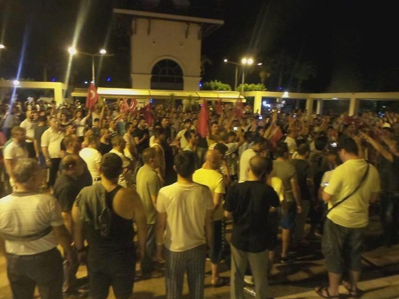 Бутусов:&nbsp;Власть спасли люди со смартфонами