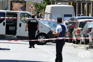 Позже бойцы спецназа смогли найти нужную квартиру и задержали подозреваемых