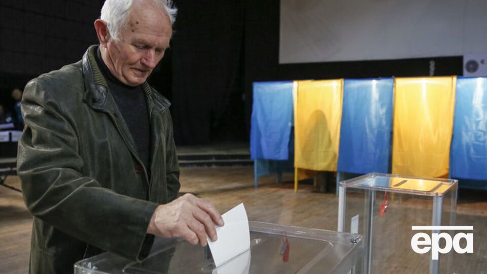 По результатам проверки нарушений на выборах по Украине полицейские открыли два уголовных дела