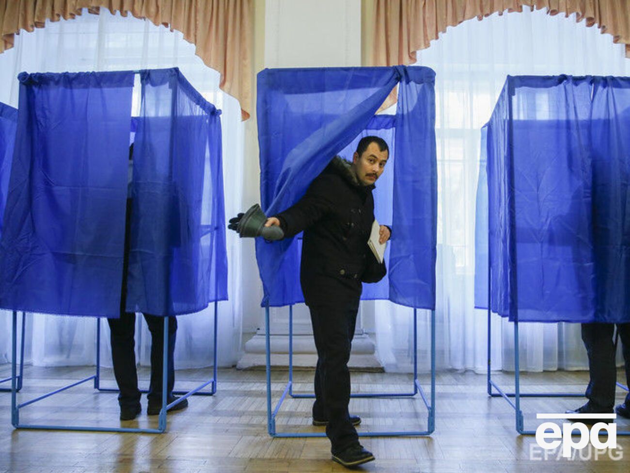 Всего в полицию за 17 июля поступило 101 сообщение о нарушениях, связанных с избирательным процессом