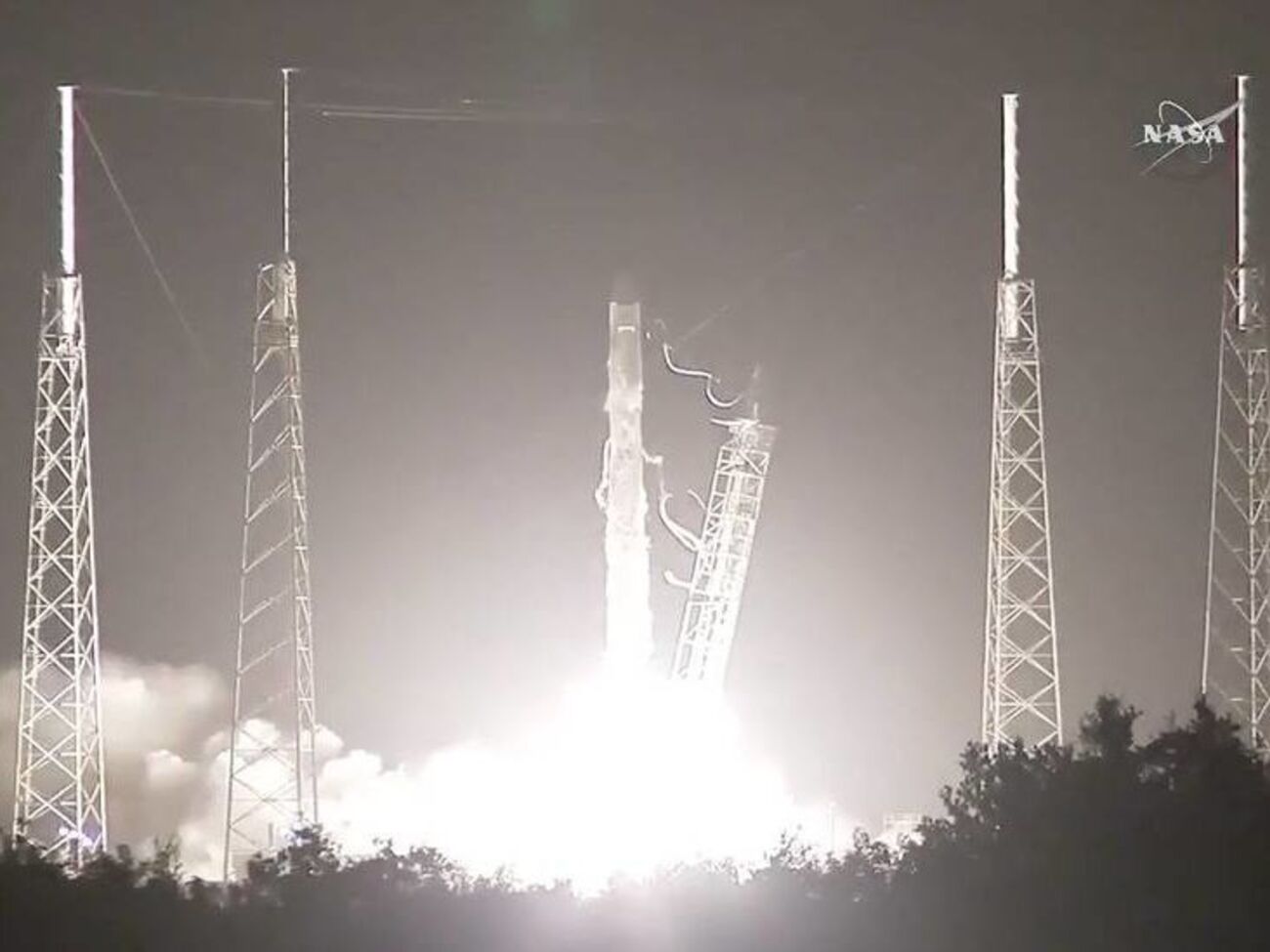 Ступень удалось успешно посадить