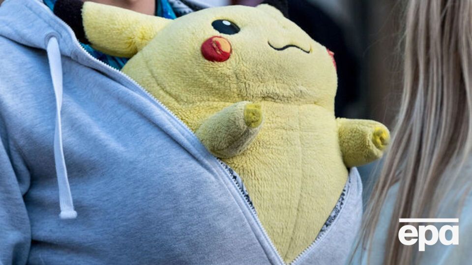 Сенатор предлагает запретить ловить покемонов в тюрьмах и на кладбищах