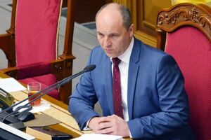Штрафы в отношении депутатов, которые не посещают пленарные заседания, Парубий ввел в мае
