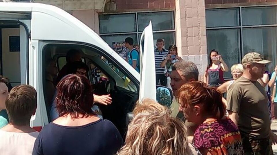 Члены участковых комиссий блокировали "скорую" с замглавы облизбиркома