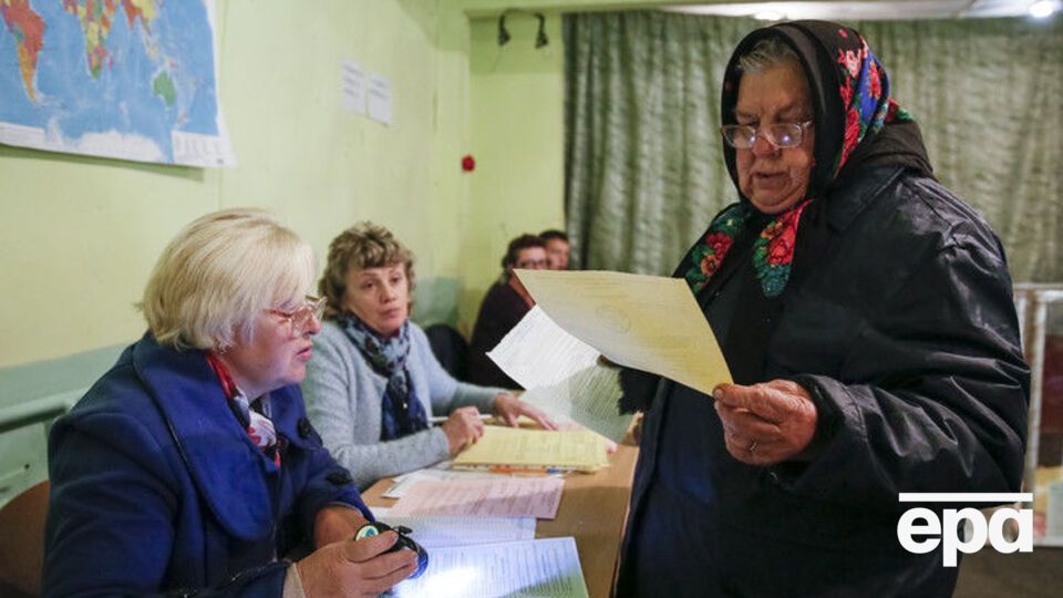 В Украине продолжается подсчет голосов на довыборах в Верховную Раду
