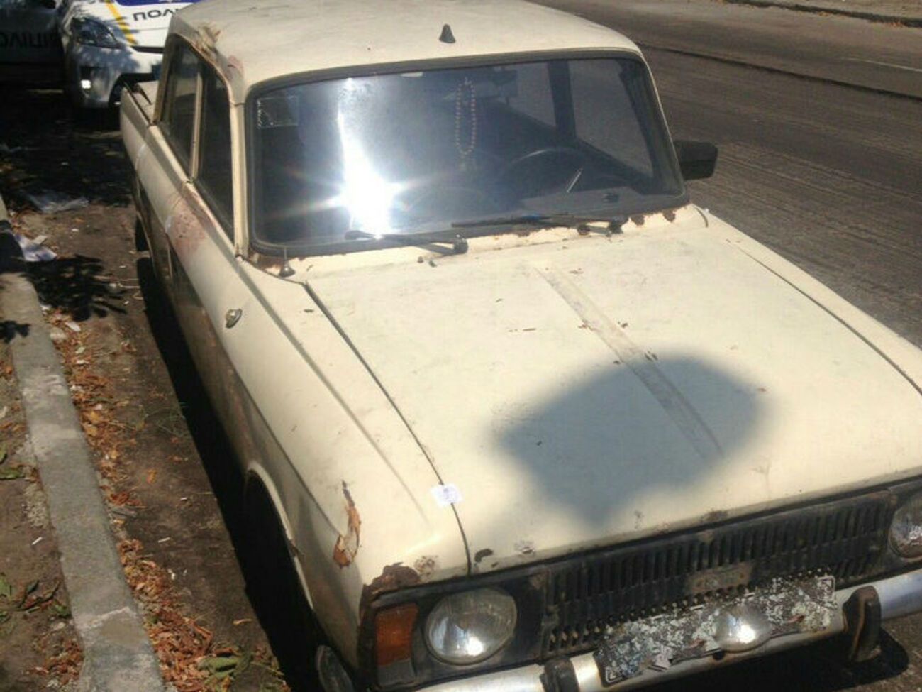 Оружие обнаружили в старом автомобиле