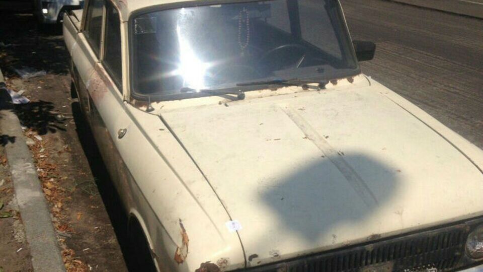 Оружие обнаружили в старом автомобиле
