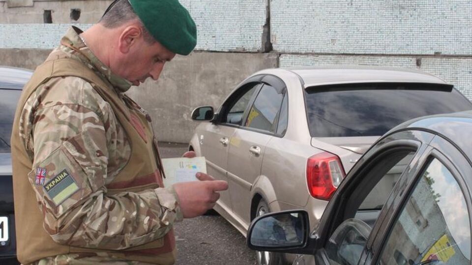 Два пункта пропуска на Донбассе прекратили работу