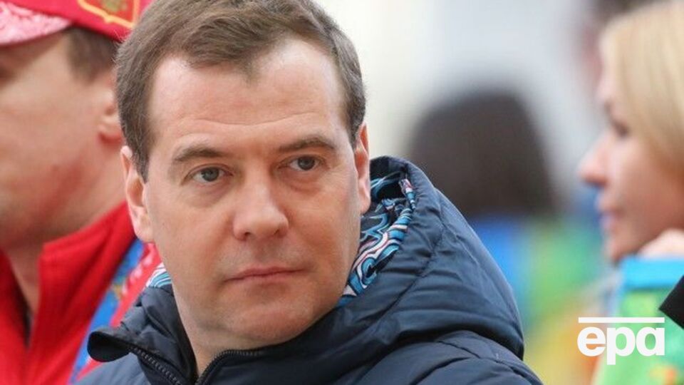 Медведев временно отстранил замминистра спорта