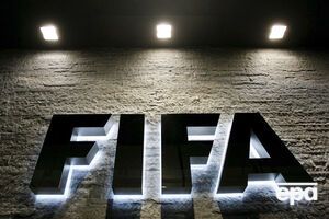 ФИФА обещает отреагировать на информацию о массовом употреблении допинга российскими спортсменами