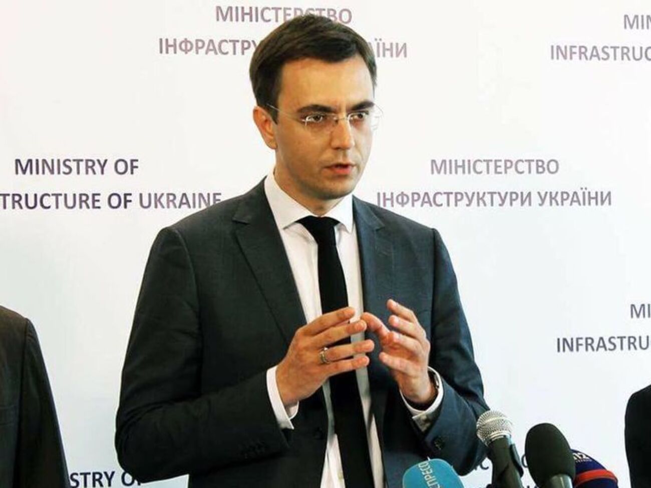 Омелян: Я бы советовал всем гражданам Украины активно отслеживать новости, что происходит, потому что когда стреляют танки &ndash; это серьезная вещь