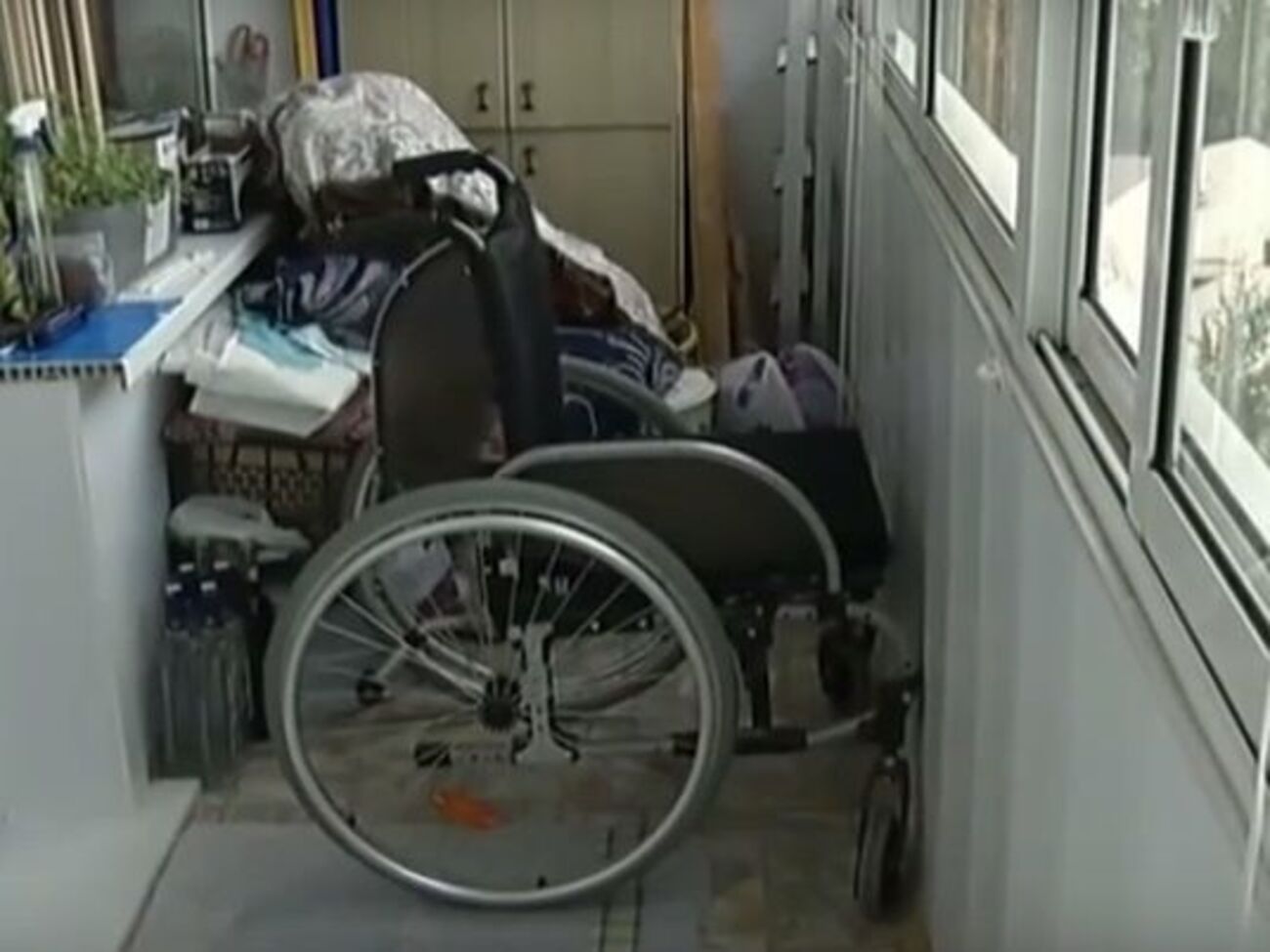 Красноярец мог совершать прогулки только на собственном балконе на 12 этаже