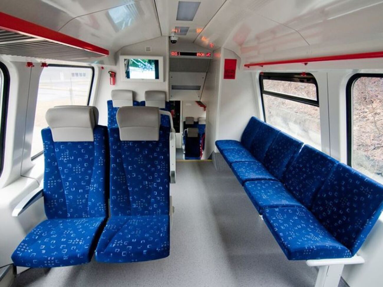 Сейчас специалисты компании анализируют, какой маршрут наиболее подойдет для курсирования поезда
