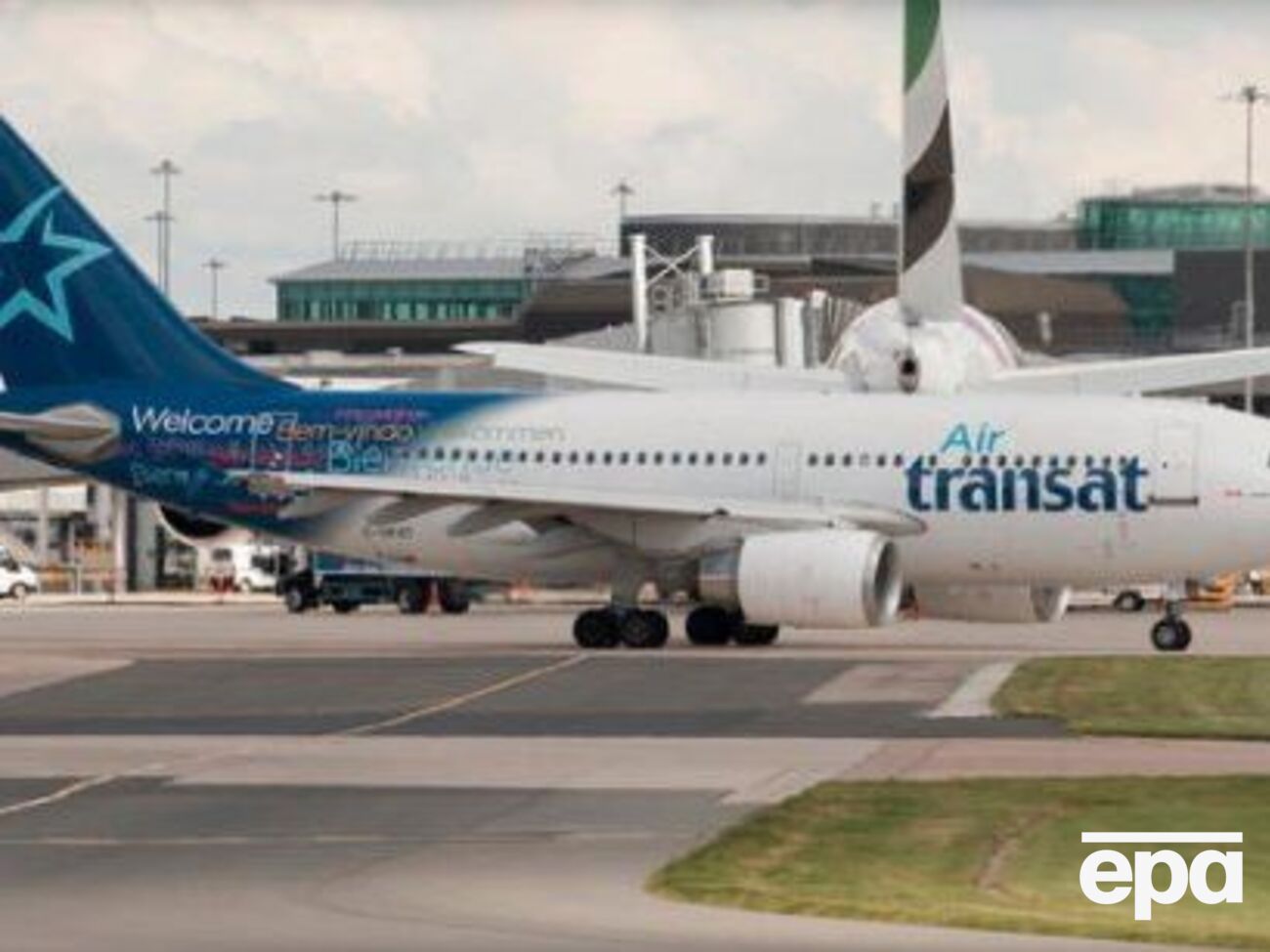 Два пилота канадской авиакомпании Air Transat были арестованы