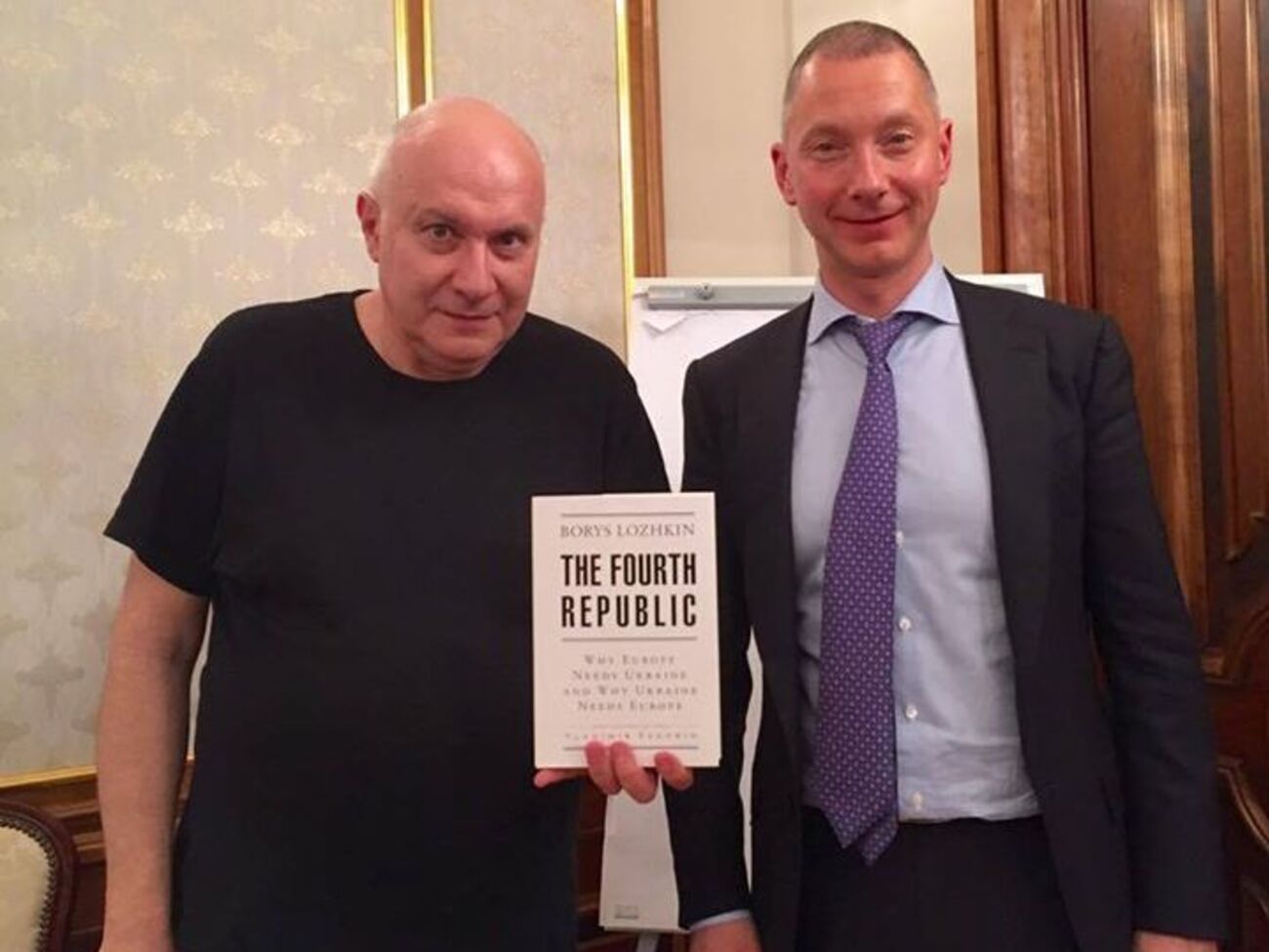Ганапольский получил украинский паспорт