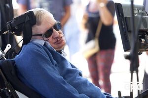 Великому ученому Хокингу угрожали смертью