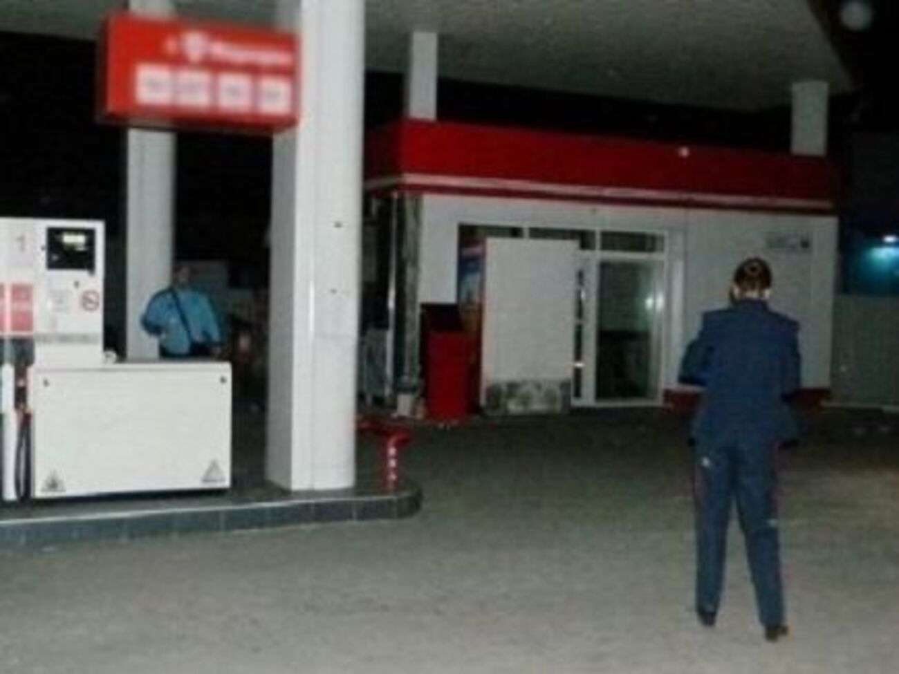 Из кассы АЗС похищены деньги