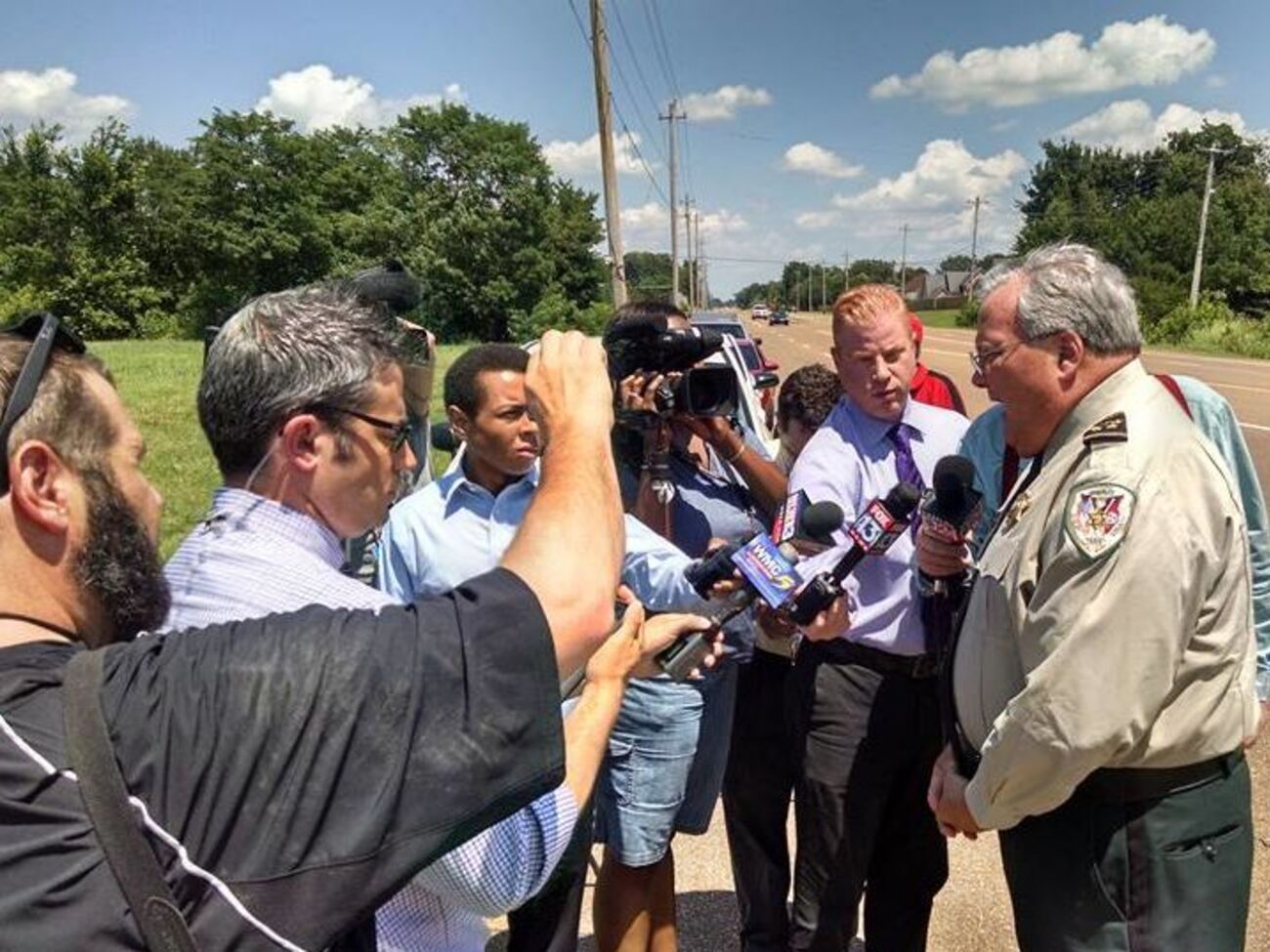 Шериф комментирует прессе обстоятельства трагедии