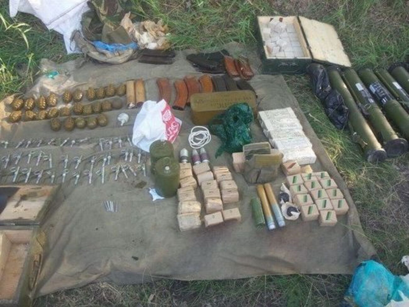 Арсенал спрятали в лесопосадке под Харьковом