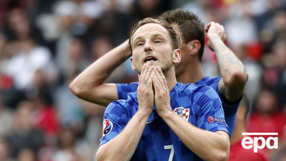 После поражения своей сборной в 1/8 финала Евро 2016 Ракитич вместе с семьей поехал отдохнуть