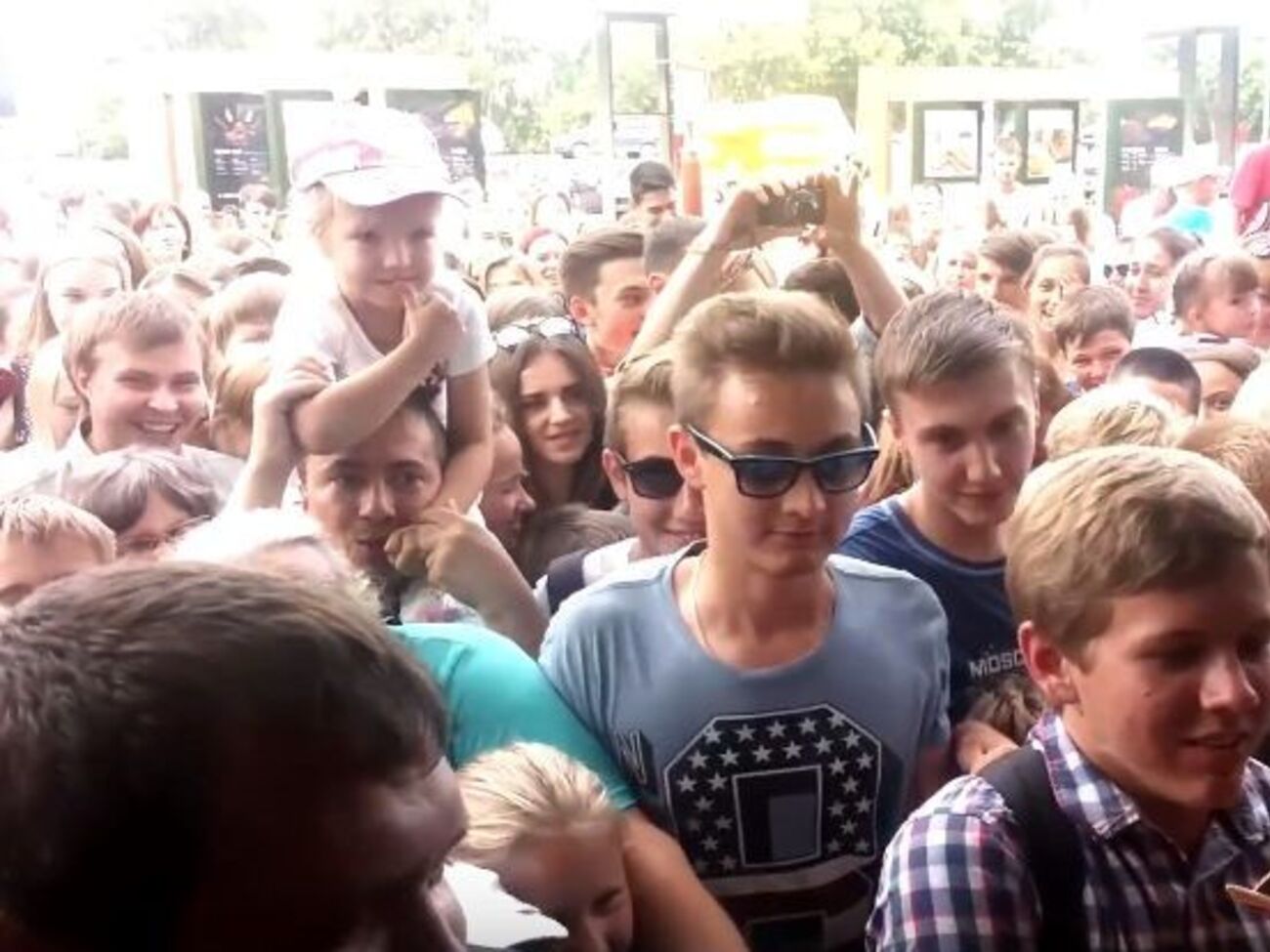 Интернет-сообщество сравнило жителей Барнаула с советскими гражданами на открытии первого в СССР&nbsp;McDonald&rsquo;s