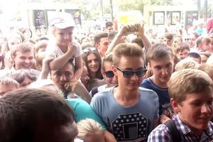 Интернет-сообщество сравнило жителей Барнаула с советскими гражданами на открытии первого в СССР McDonald’s