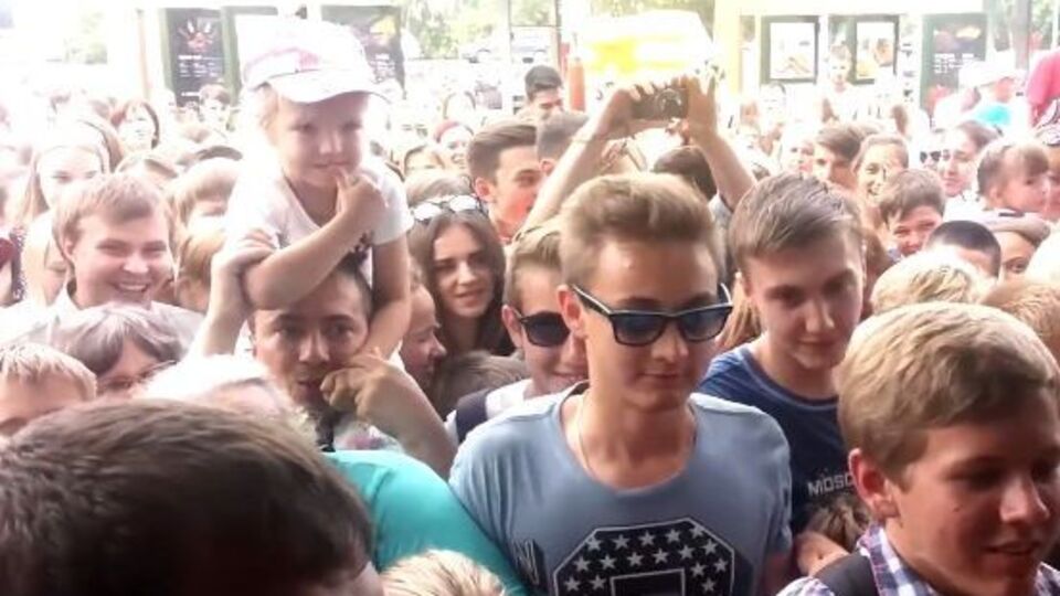 Интернет-сообщество сравнило жителей Барнаула с советскими гражданами на открытии первого в СССР McDonald’s