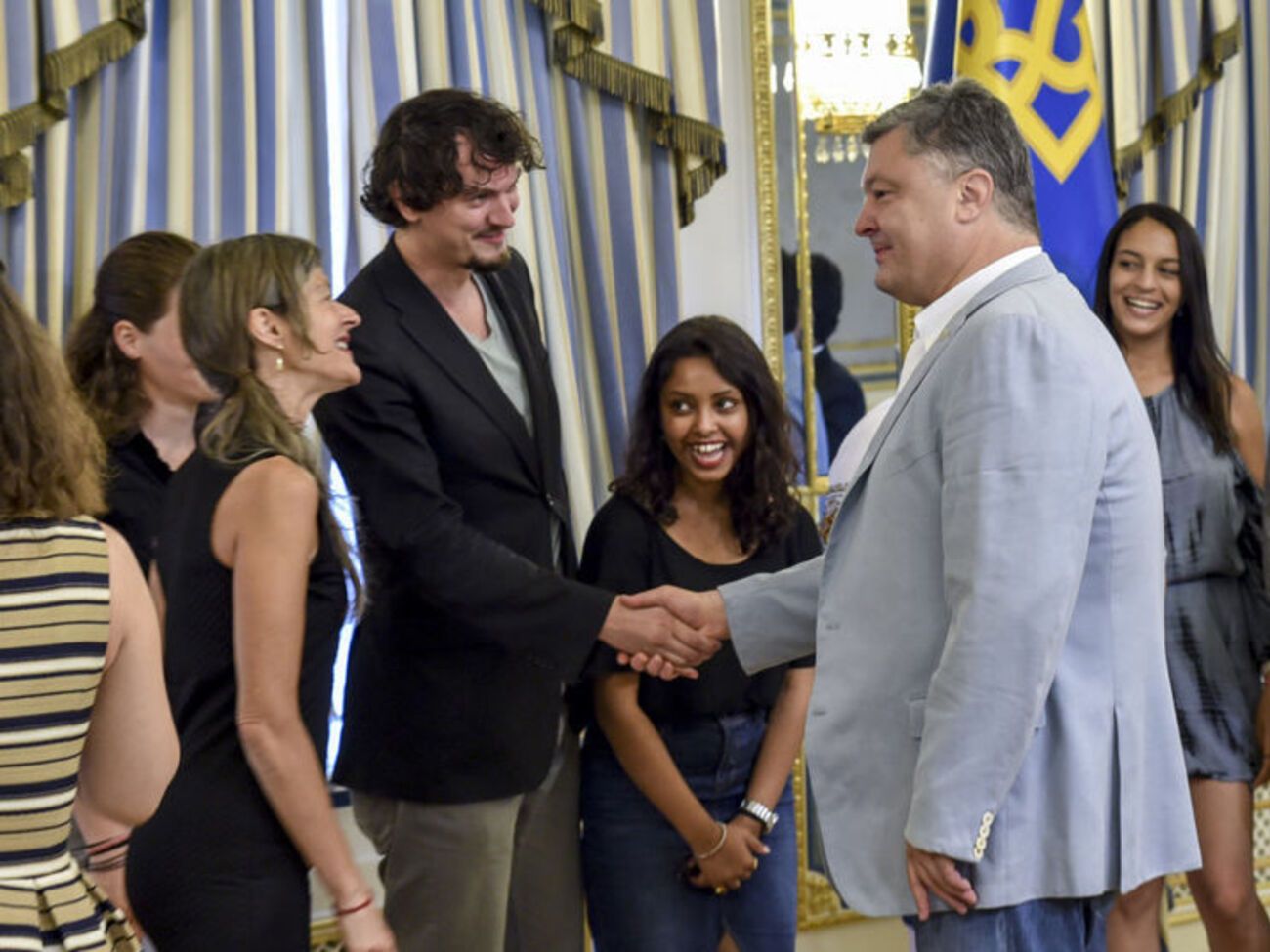 Петр Порошенко встретился с иностранными волонтерами&nbsp;&ndash; преподавателями английского языка проекта GoCamps