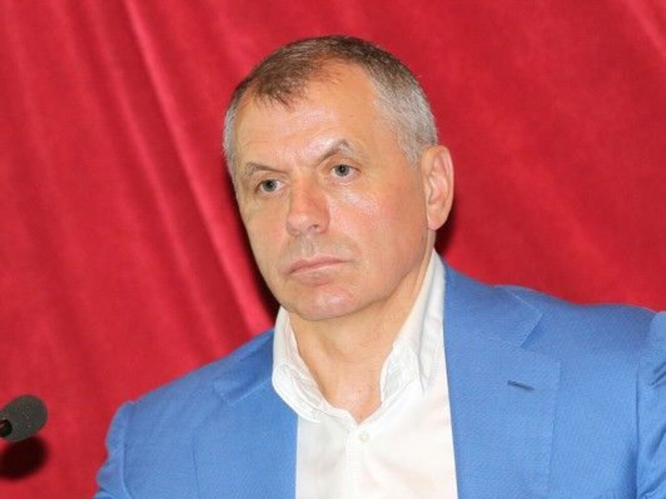 Владимир Константинов пригрозил подчиненным увольнением