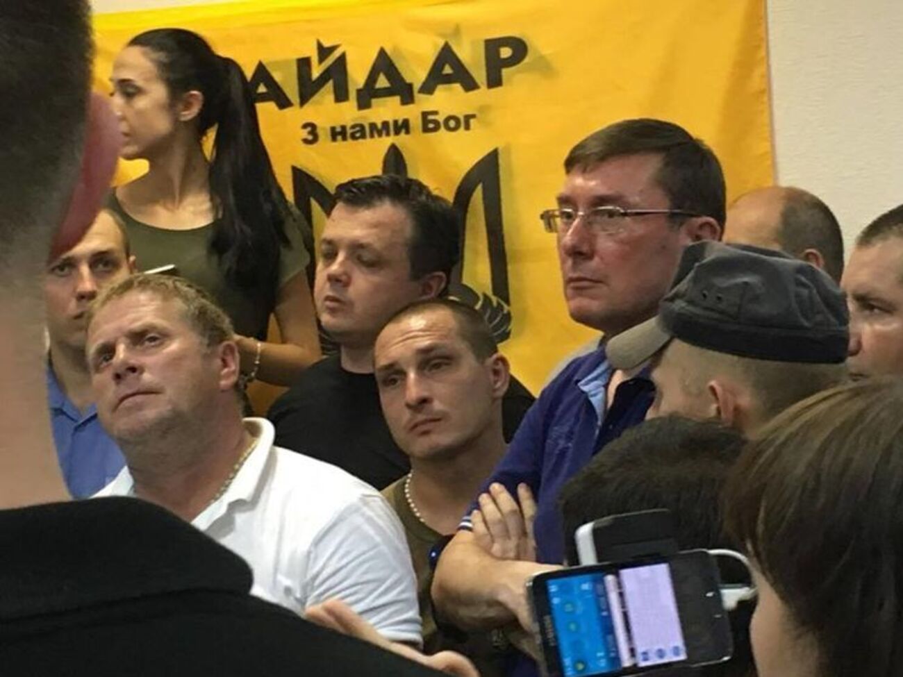 Луценко:&nbsp;При выборе меры пресечения для любого участника АТО нужно учитывать такое понятие, как достоинство бойца