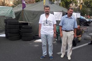 Палатка протестующих против ареста Лыхолита на Крещатике