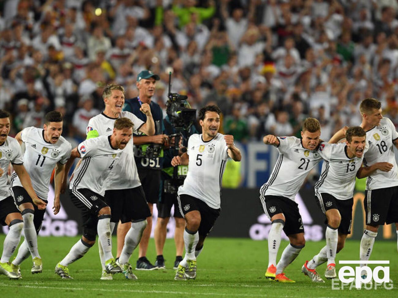 Решающий гол в серии пенальти забил немец Йонас Гектор