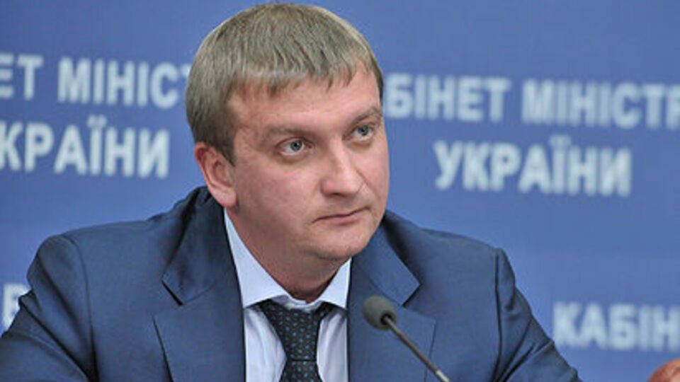 Петренко: Я всем официально заявляю, что возможностей двойного брака нет, так как ведется единый реестр актов гражданского состояния