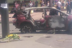 Сейчас коммунальщики уже убрали территорию на месте трагедии