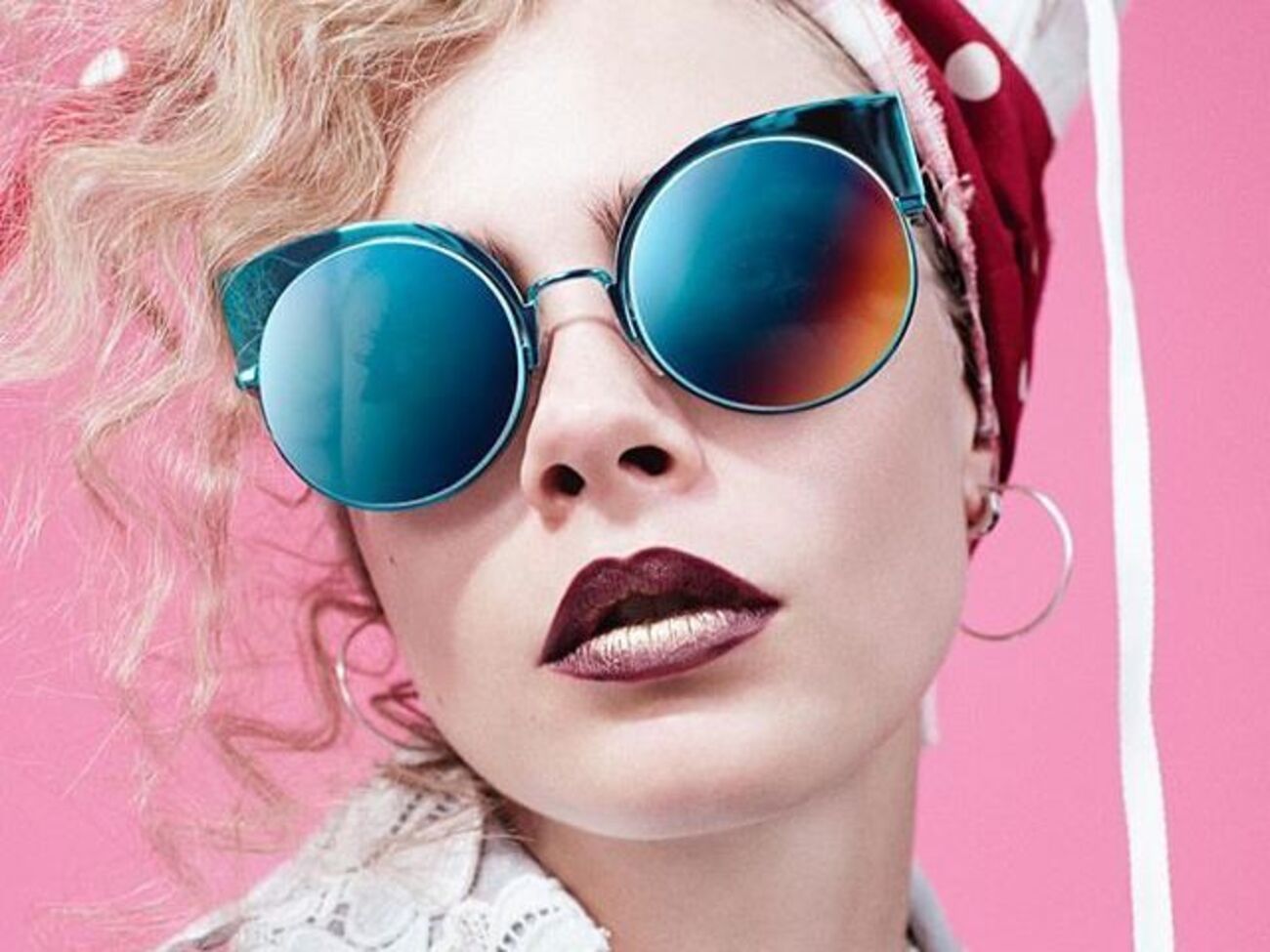 Делевинь позировала для издания Love