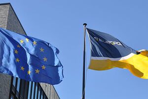 В докладе Европола говорится, что за 2015 год задержаны 1077 человек, подозреваемых в терроризме