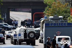 В Ереване из захваченного здания полиции освободили еще пятерых заложников