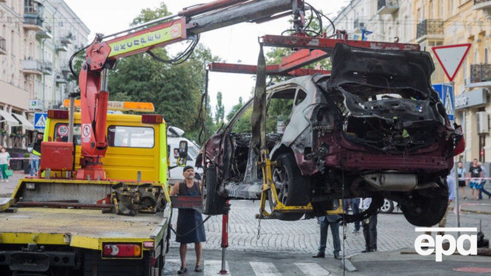 Взорванную машину направили на экспертизу