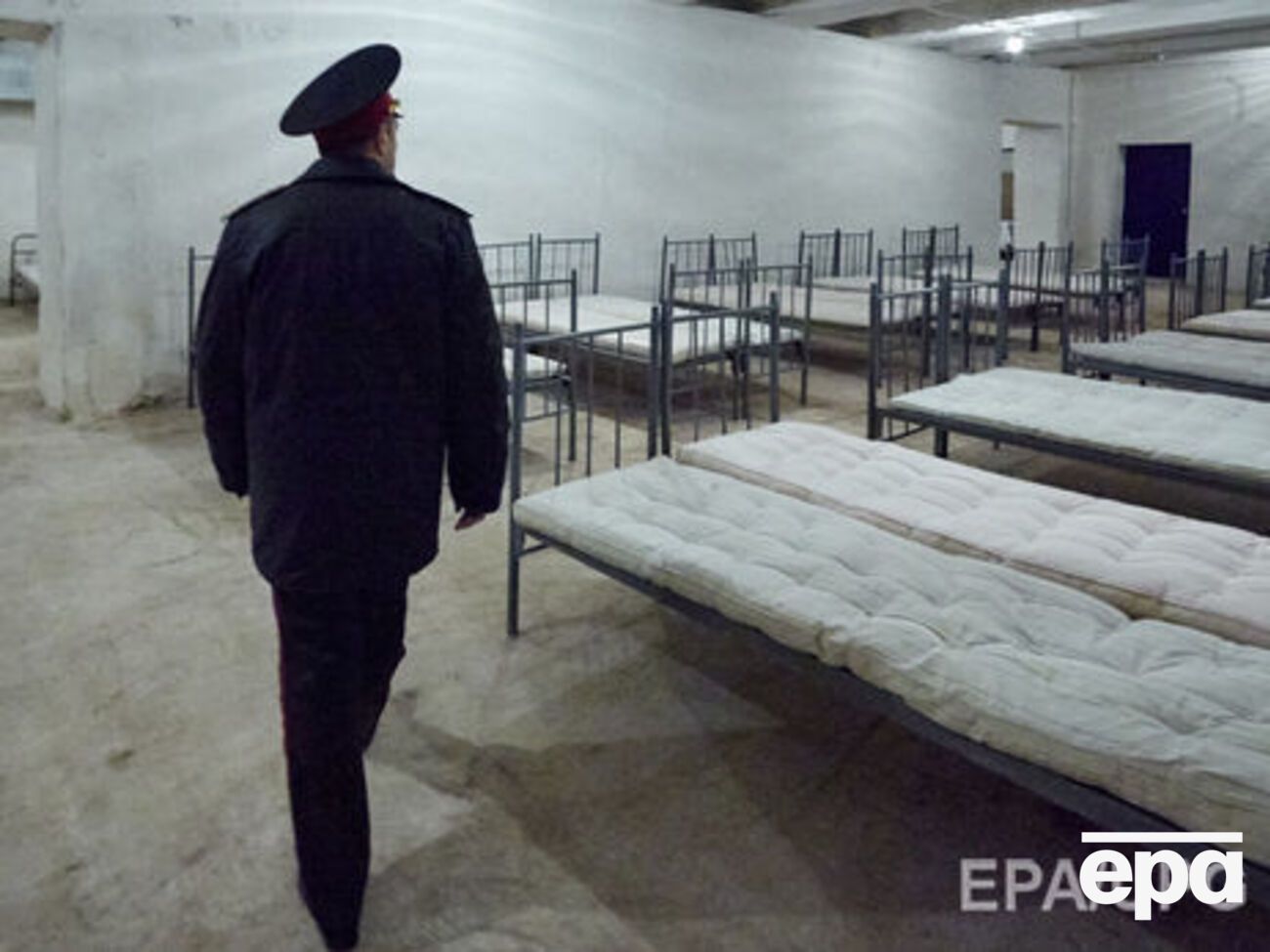 Местных полицейских по тревоге вызвали на место происшествия