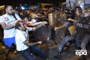 Полиция разогнала протестующих в Ереване