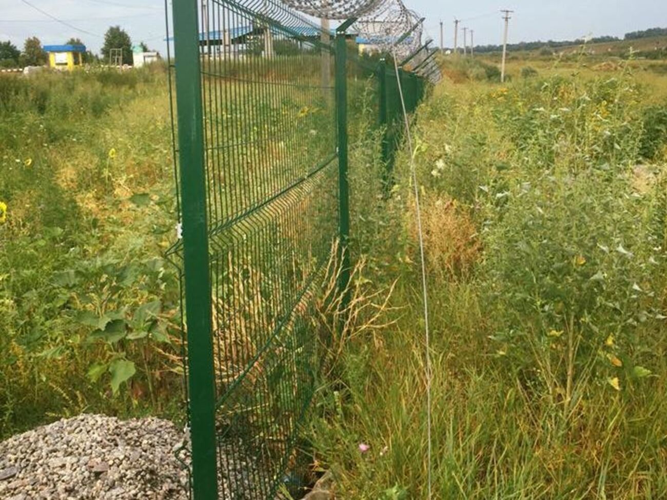 Нардеп Сотник показала фото&nbsp;со строительства "Стены" на границе с РФ в Харьковской области