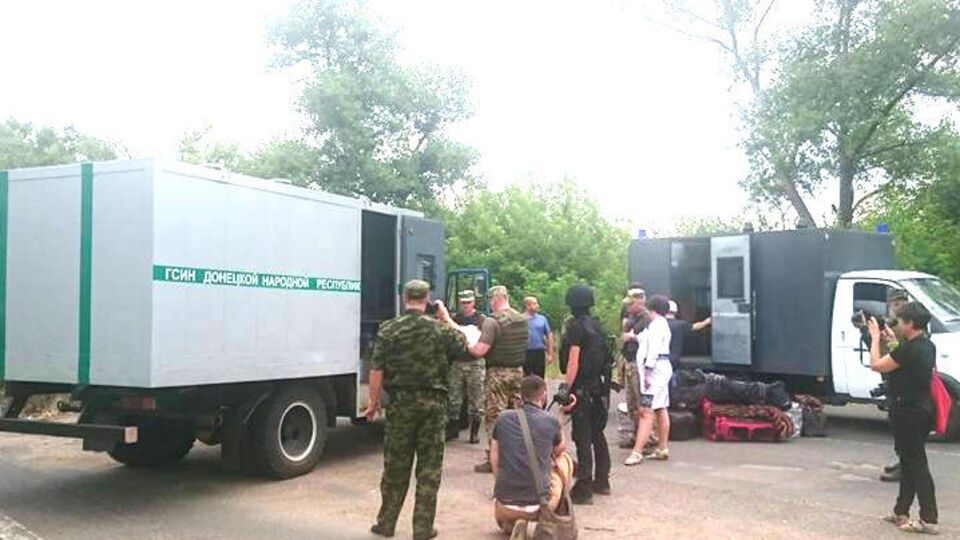 "ДНР" передала Украине 23 осужденных, которые отбывали наказание на оккупированной территории