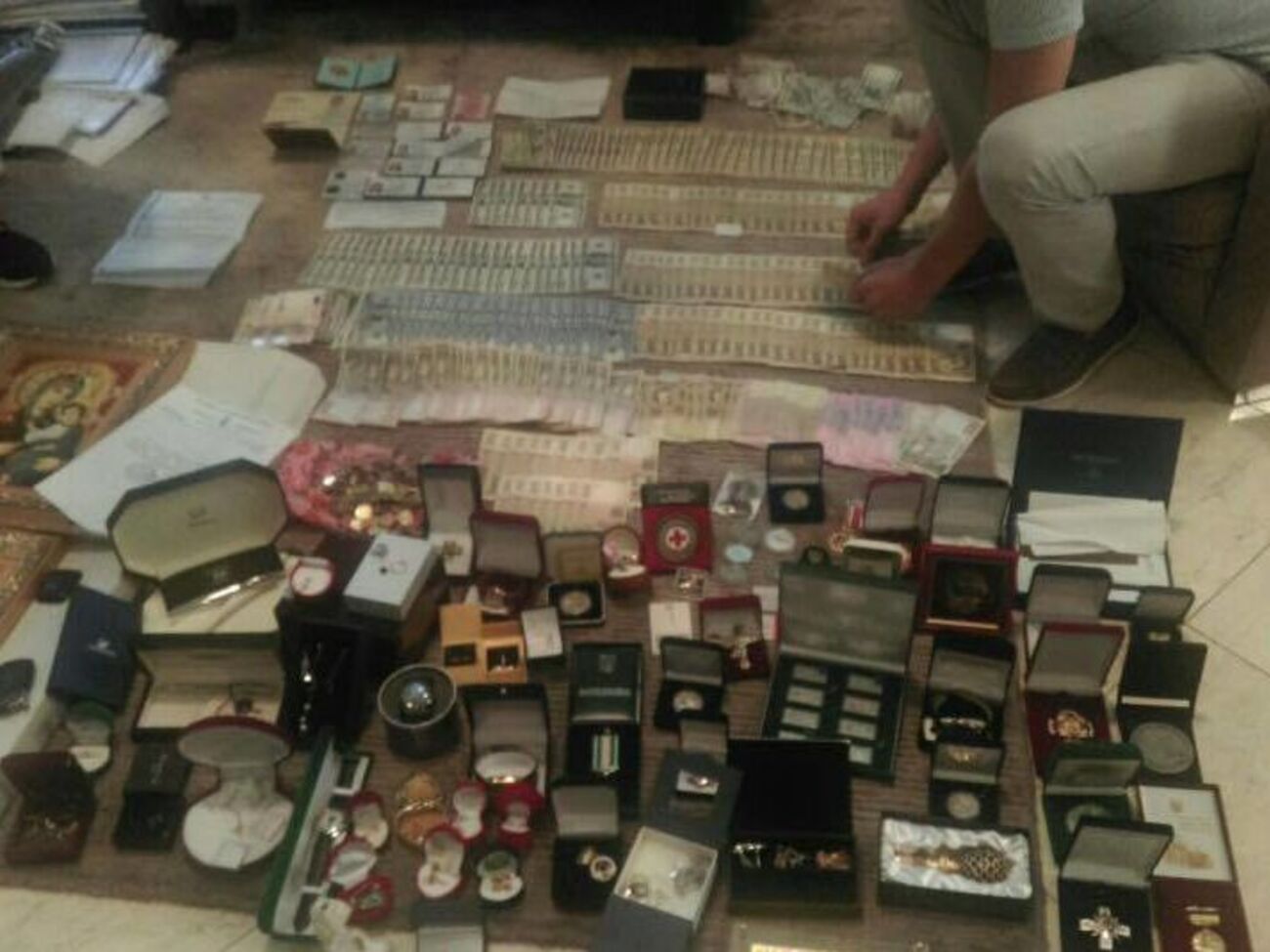 Находки следователей из дома мэра Бучи