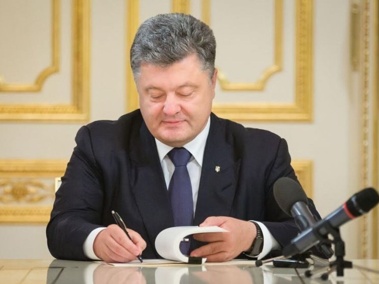 Порошенко подписал указ о проведении парада в честь 25-й годовщины независимости Украины