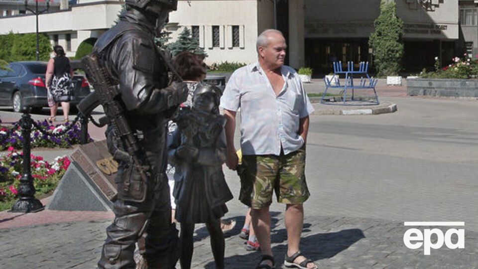 В аннексированном Крыму пенсионерам выдали часть пенсий туалетной бумагой