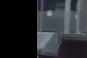 Вместе с мужчиной на видео полицейские разыскивают как минимум еще двоих граждан, подозреваемых в стрельбе