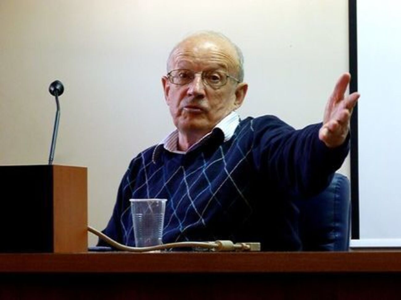 Пионтковский: За Путина никто не пойдет на улицу с голыми руками на танки
